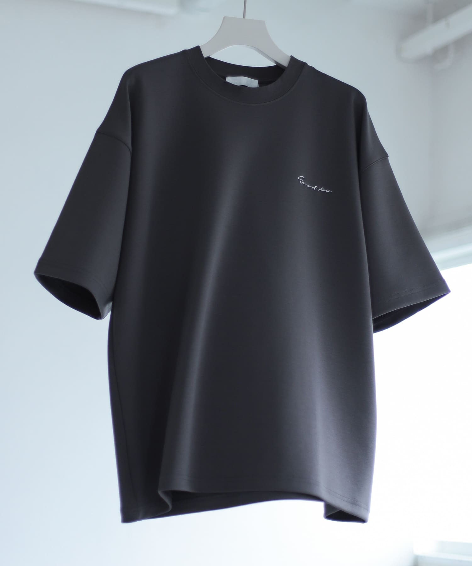 【CHARCOAL】シシュウダンボールポンチTシャツ(5分袖)