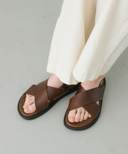 Nuovo Nicar　クロスサンダル