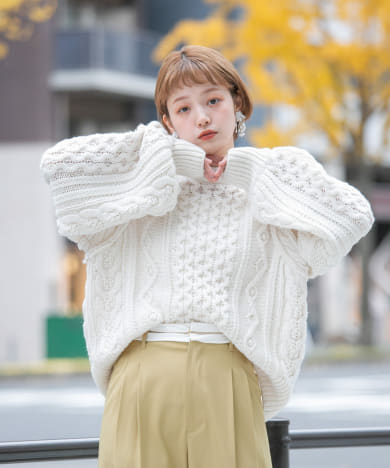 ボリュームスリーブケーブルニット