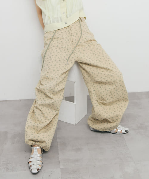 フラワープリントドロストパンツ