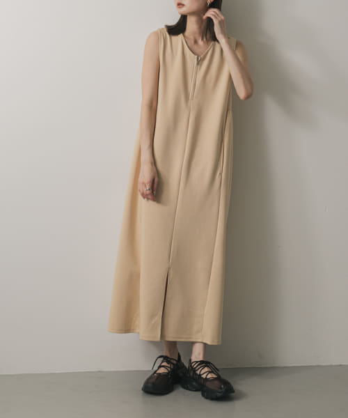 ZIPVネックカットワンピース