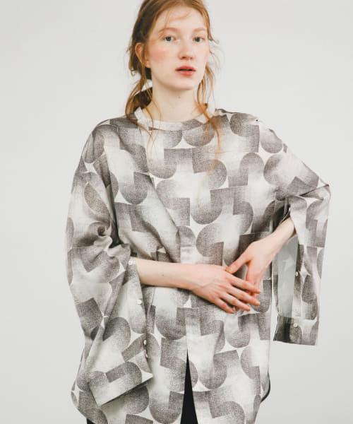 band collar blouse