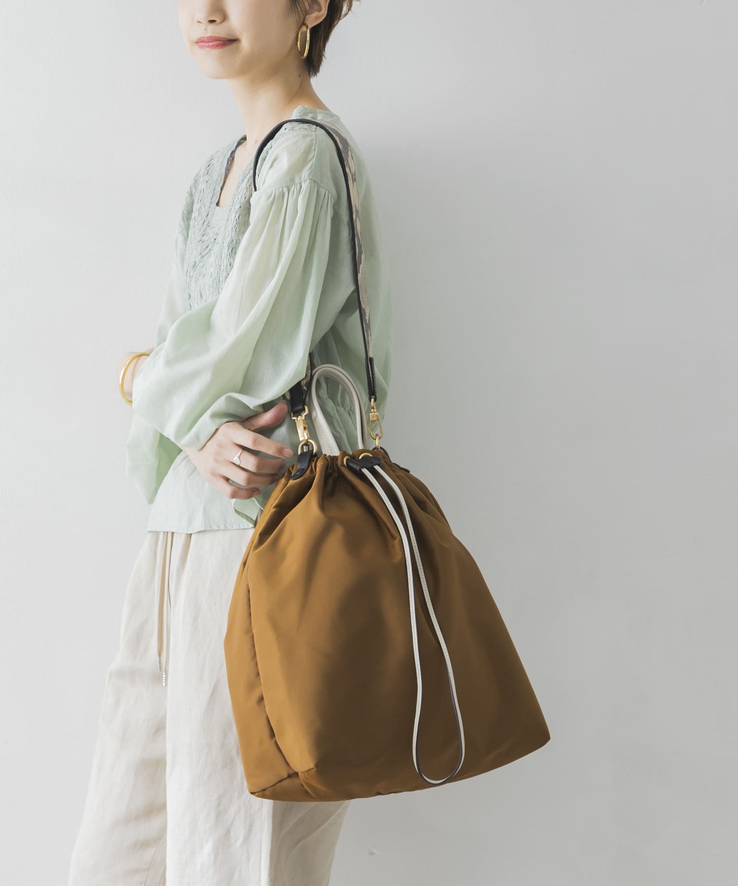 新品　FRAMeWORK 【ORSETTO】 ナイロンストラップショルダー ショルダーバッグ 本店 限定