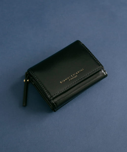 GIANNI CHIARINI　エナメル風　コンパクト三つ折り