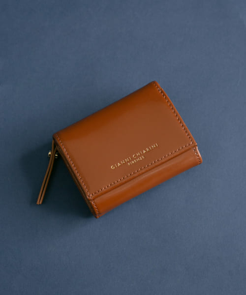 GIANNI CHIARINI　エナメル風　コンパクト三つ折り