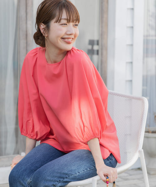 『UR TECH Smart Linen Touch』ボリュームスリーブブラウス