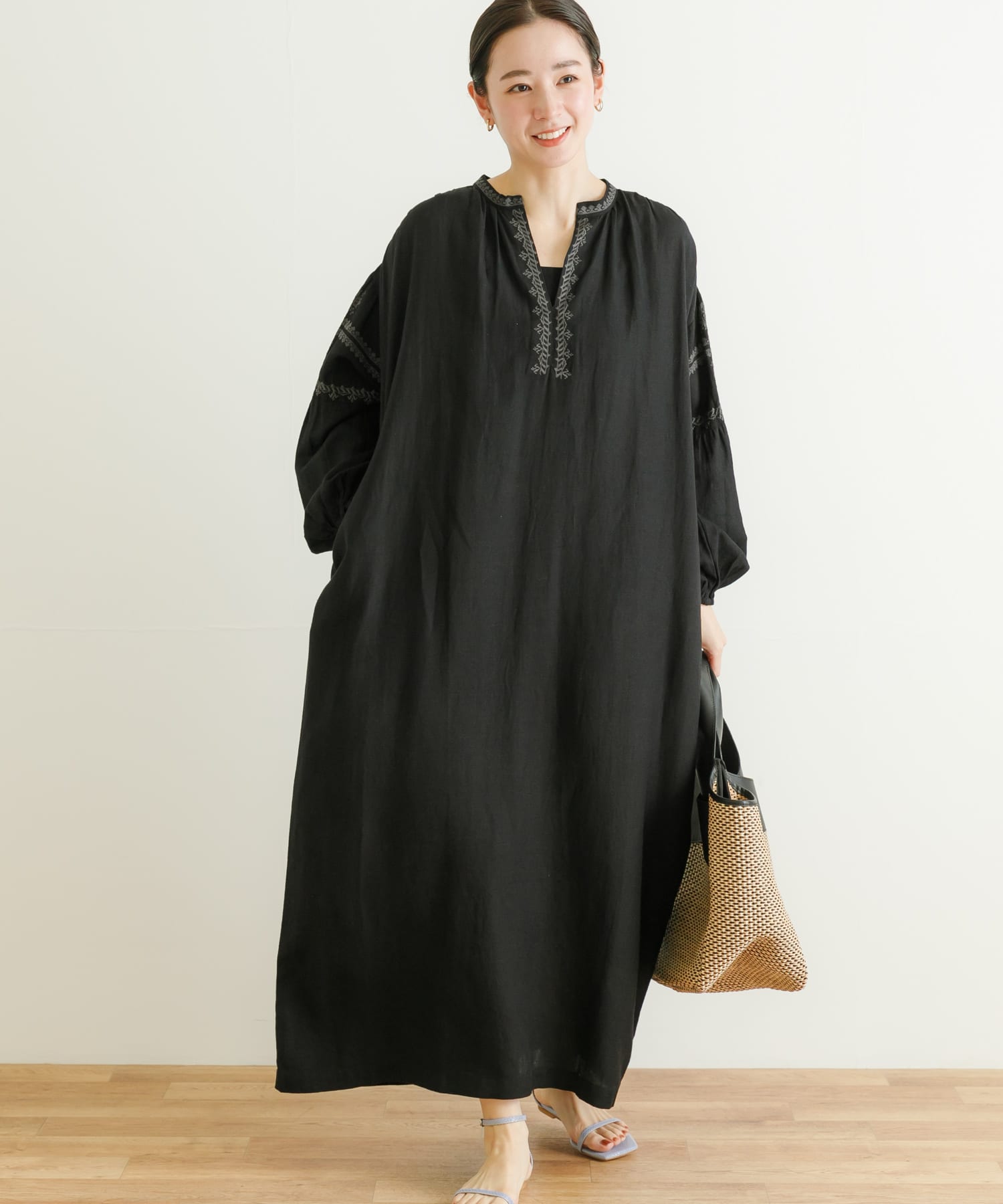 リネンレーヨン刺繍ワンピース[UR35-26F008]｜URBAN RESEARCH公式
