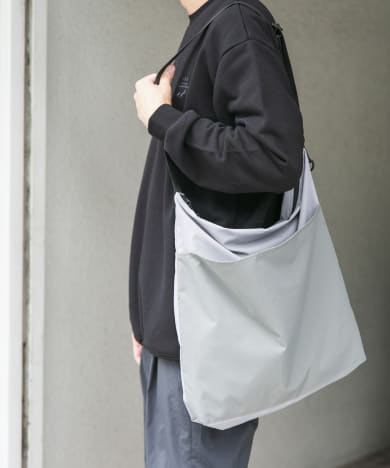 URBAN RESEARCH（アーバンリサーチ）の「フラップデザイン