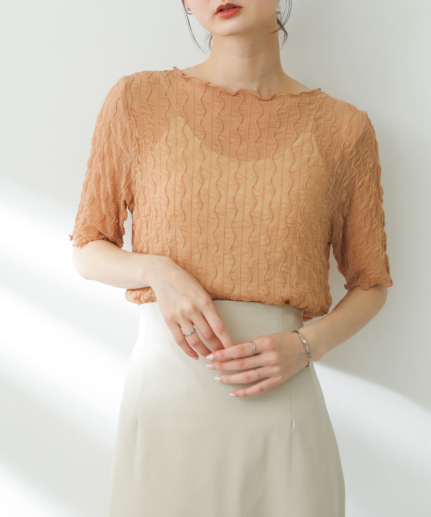 ニュアンス柄シアートップス