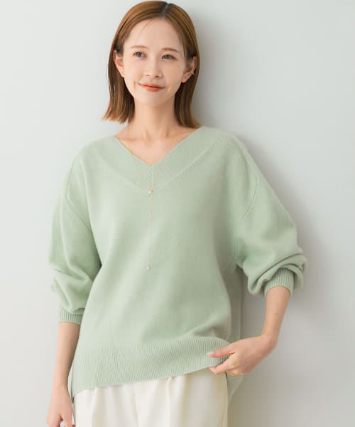 カシミヤ混ブイネックニット