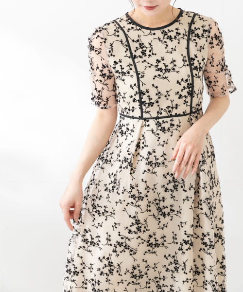 kaene　フロッキーパイピングドレス
