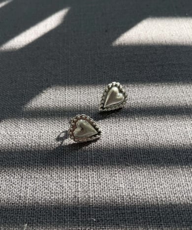 マットメタルハートピアス
