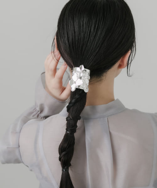 『WEB/一部店舗限定』メタルフラワーヘアカフ