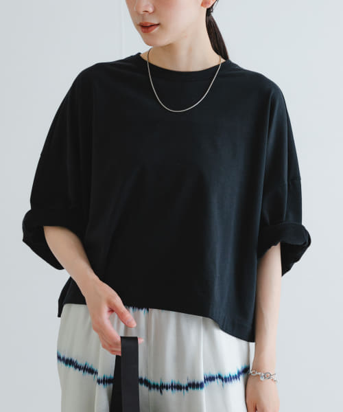 ショート丈ハーフスリーブカットソー