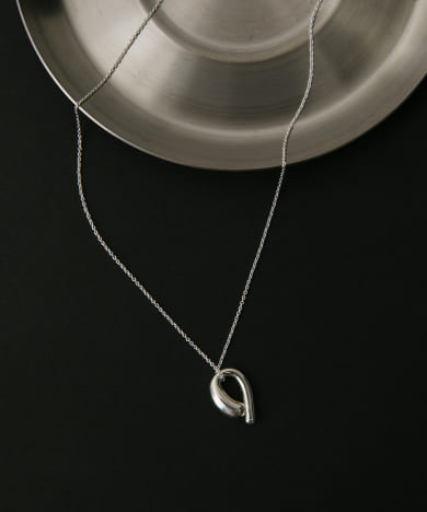 SMELLY so’　asymmetric solid necklace
