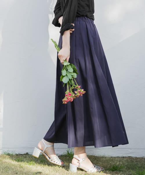 『UR TECH Smart Linen Touch』タックロングスカート