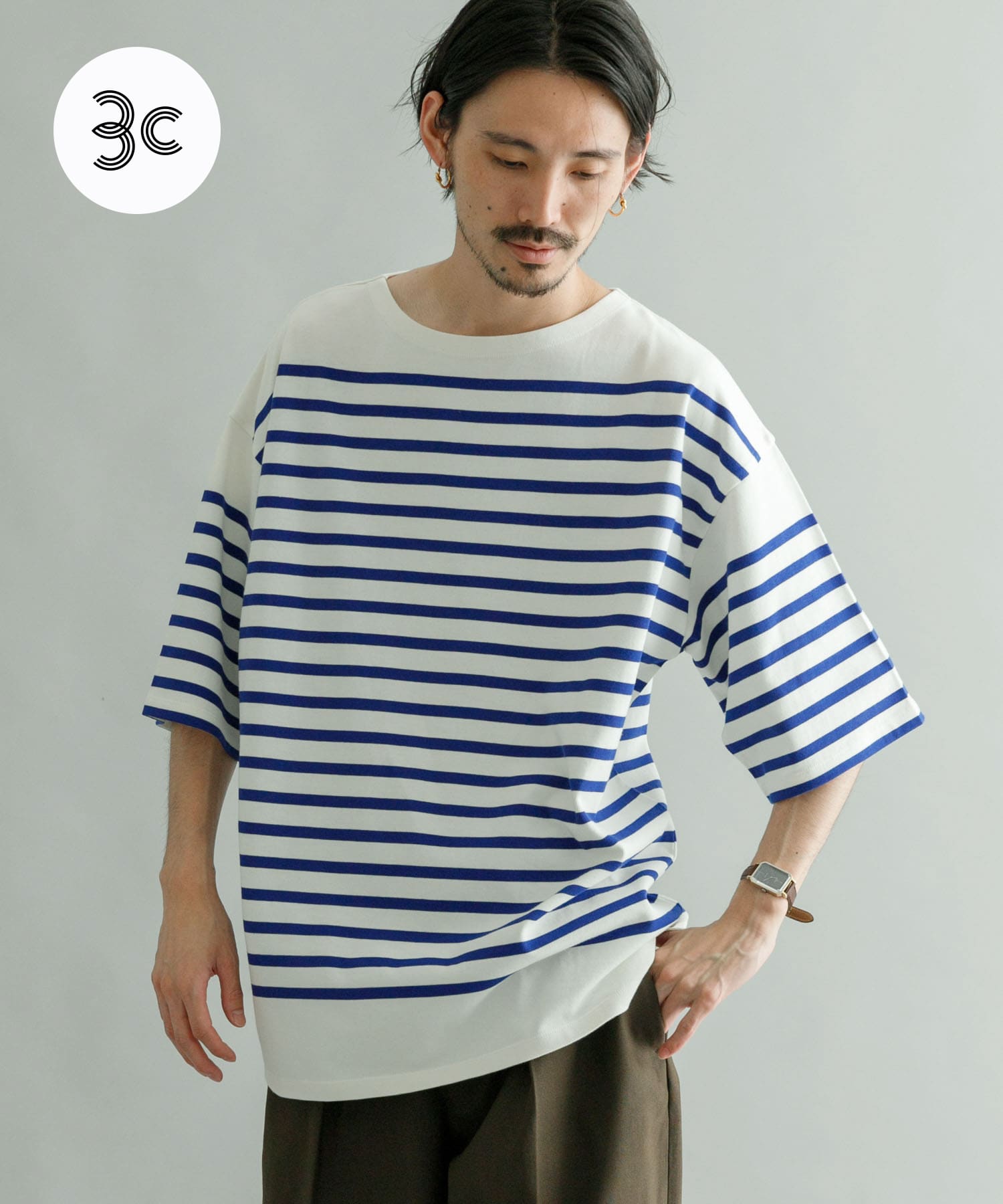 Tシャツ／URBAN RESEARCH