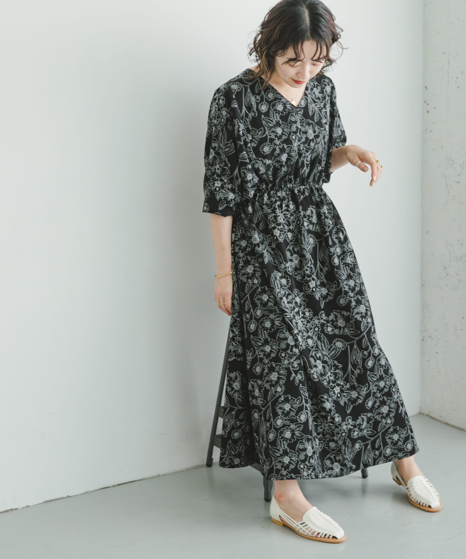 フラワープリントVネックワンピース[IT36-26A007]｜URBAN RESEARCH公式