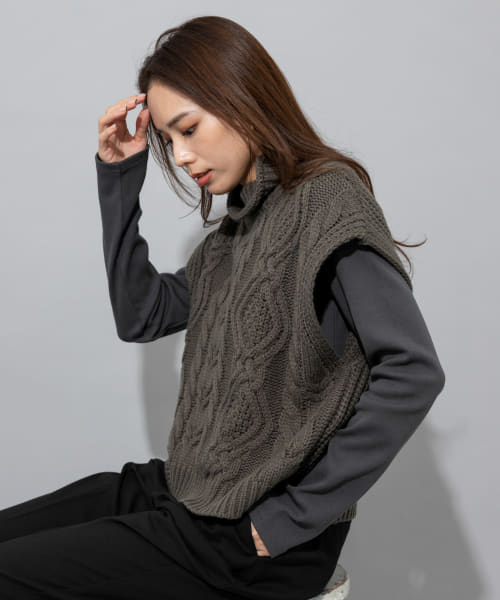 Audrey and John Wad　Crew-Neck Long-Sleeve PullOver