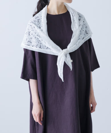SOIL　LACE TRIANGLE STOLE