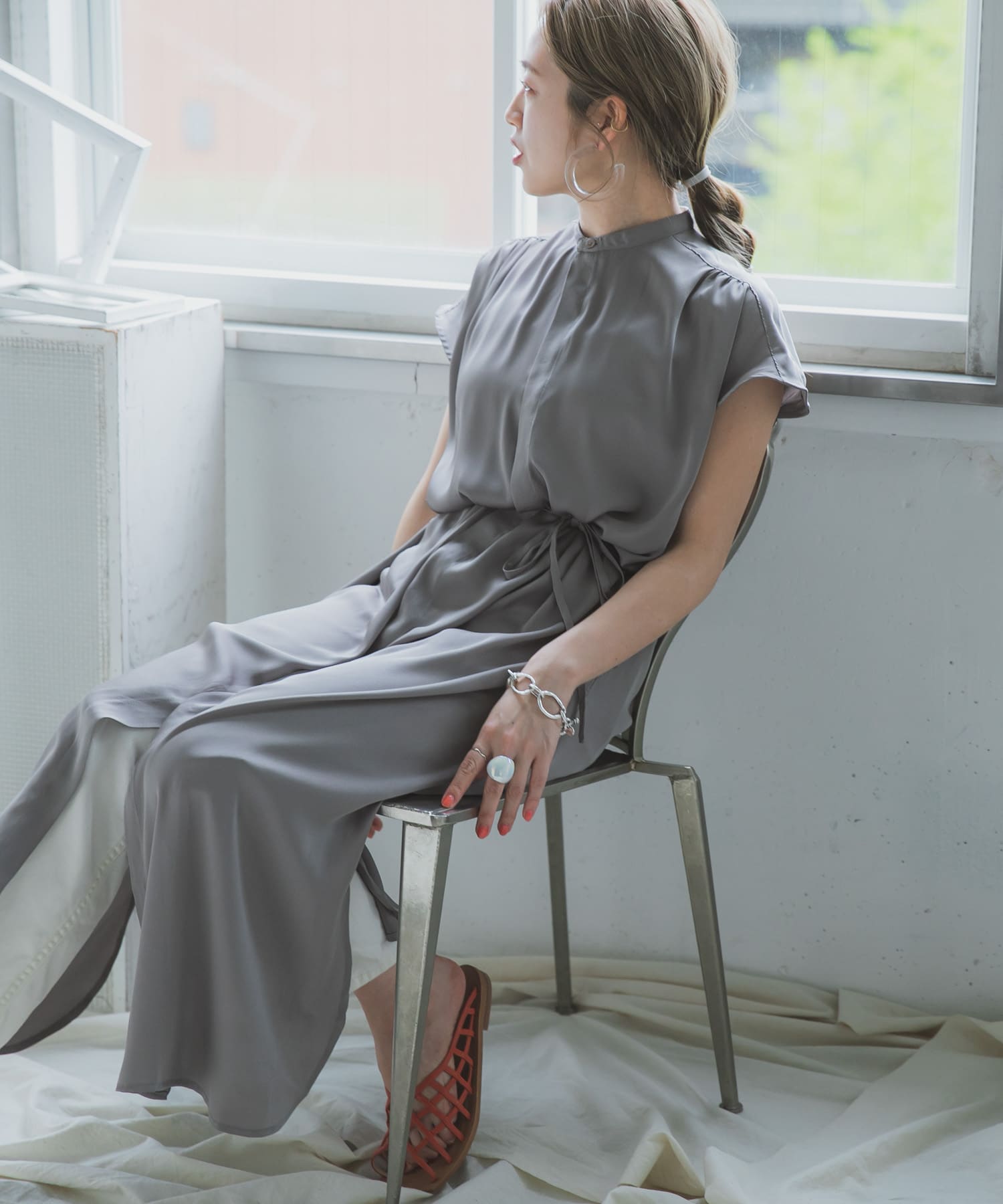 フレンチスリーブサテンワンピース it15 26r001 urban research公式ファッション通販