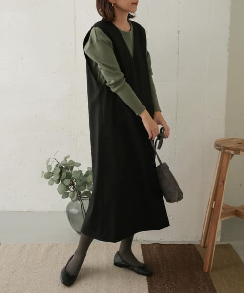 ストレートラインジャンパースカート