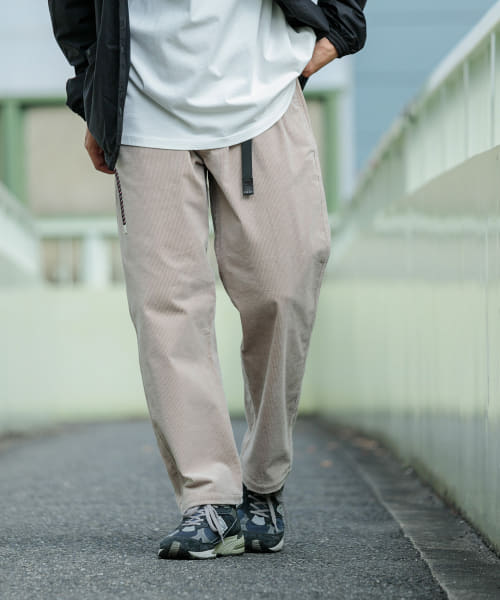 『UR TECH』ウェービングコーデュロイパンツ