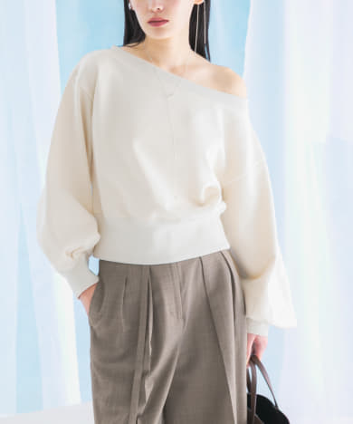 オフショルダースウェット