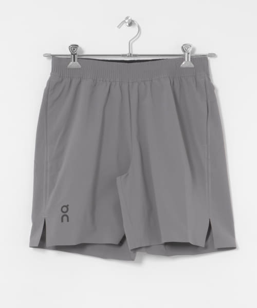 On　Focus Shorts