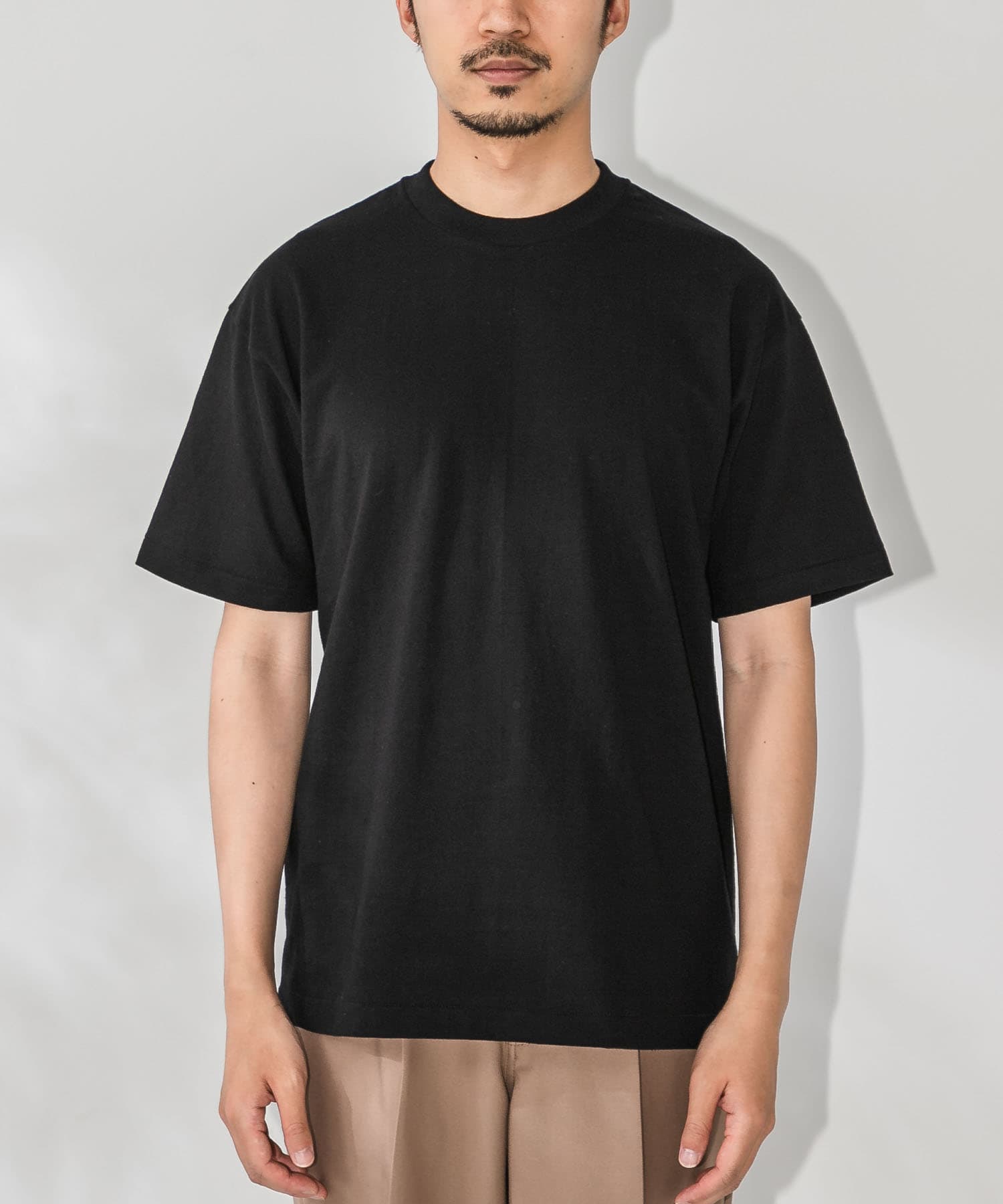 Tシャツ／URBAN RESEARCH