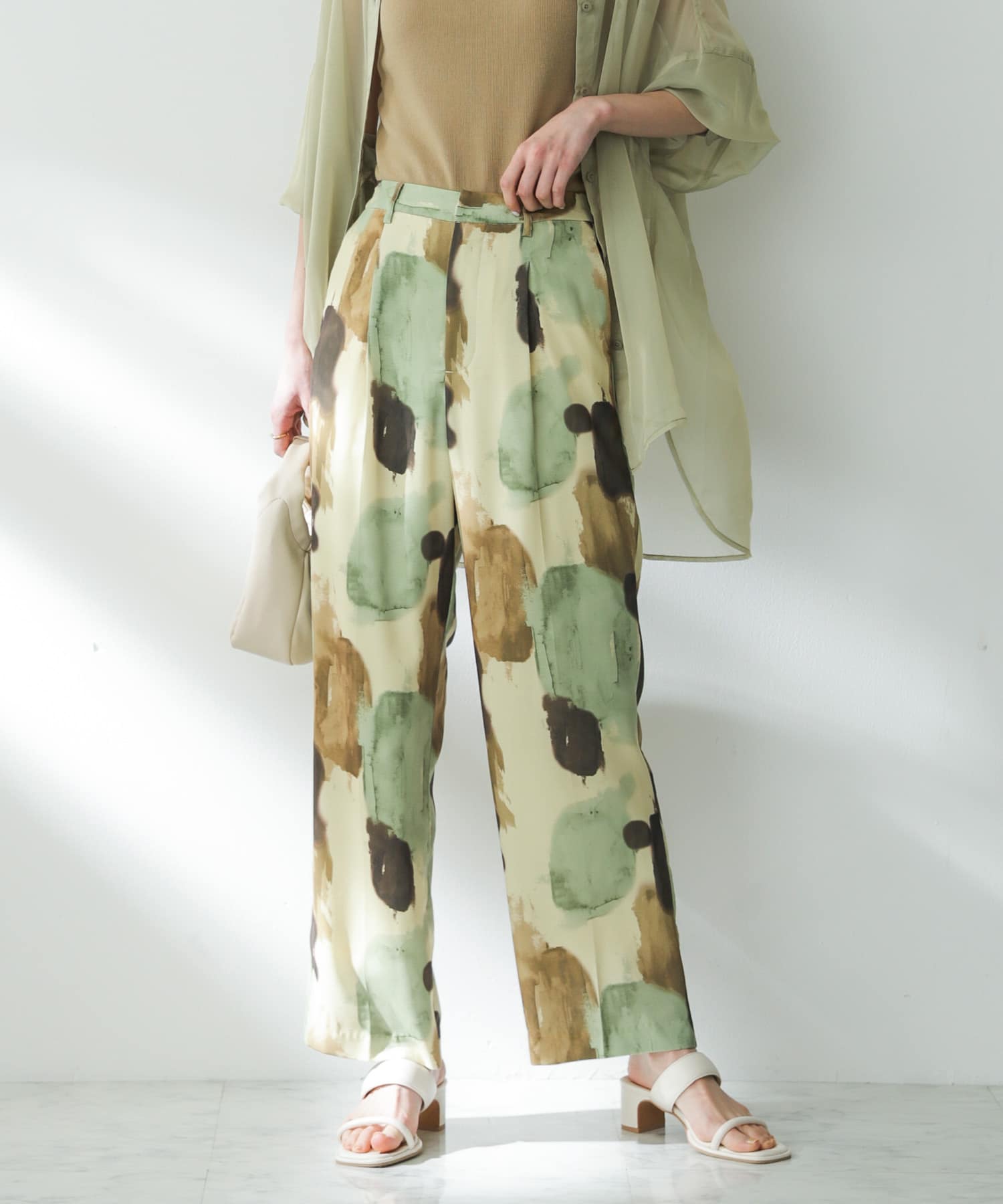 ドラマ着用商品』センタープレスストレートパンツ[AA35-24A102]｜URBAN