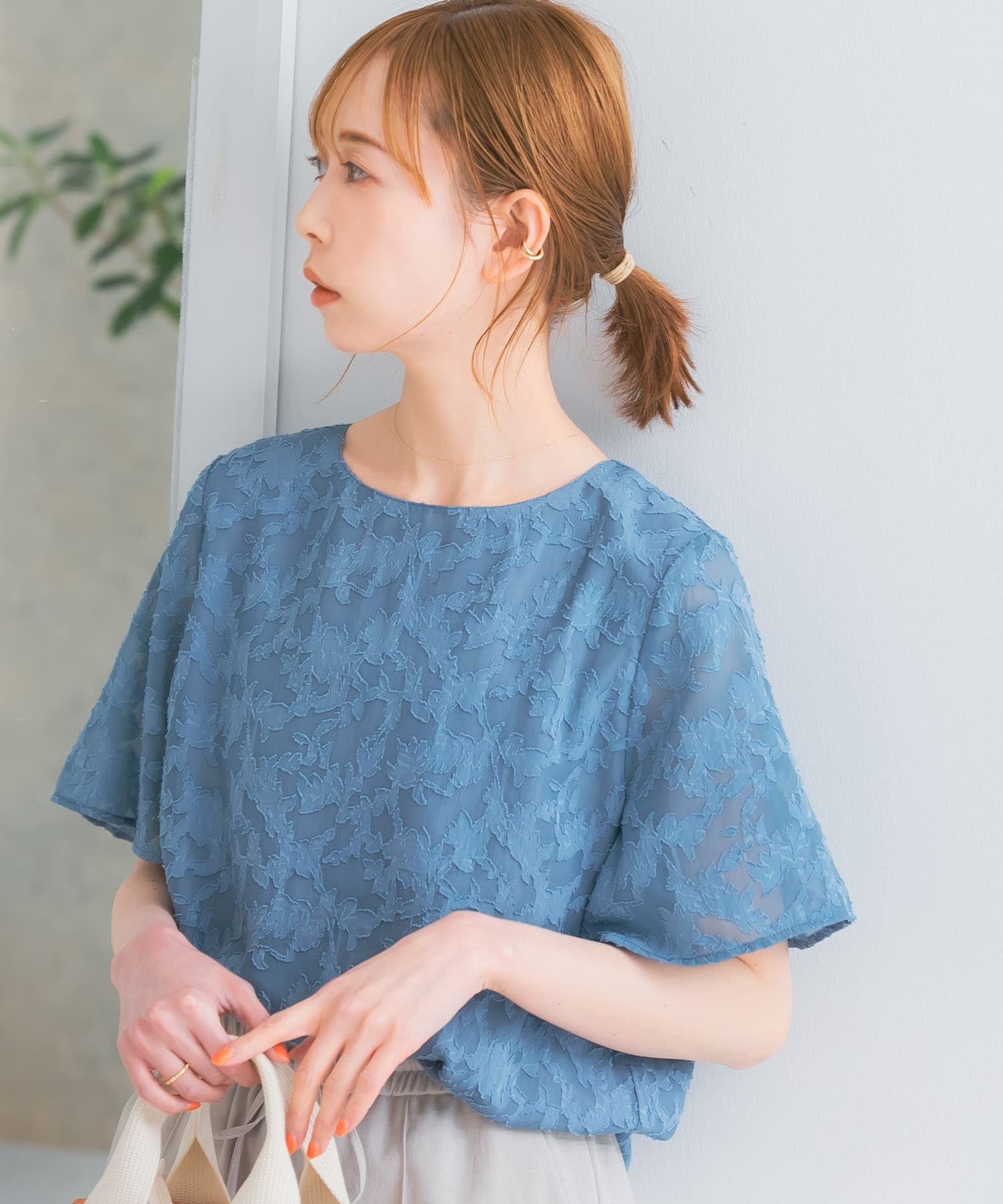 WEB限定』フラワーカットジャガードブラウス[RA35-23K550]｜URBAN 