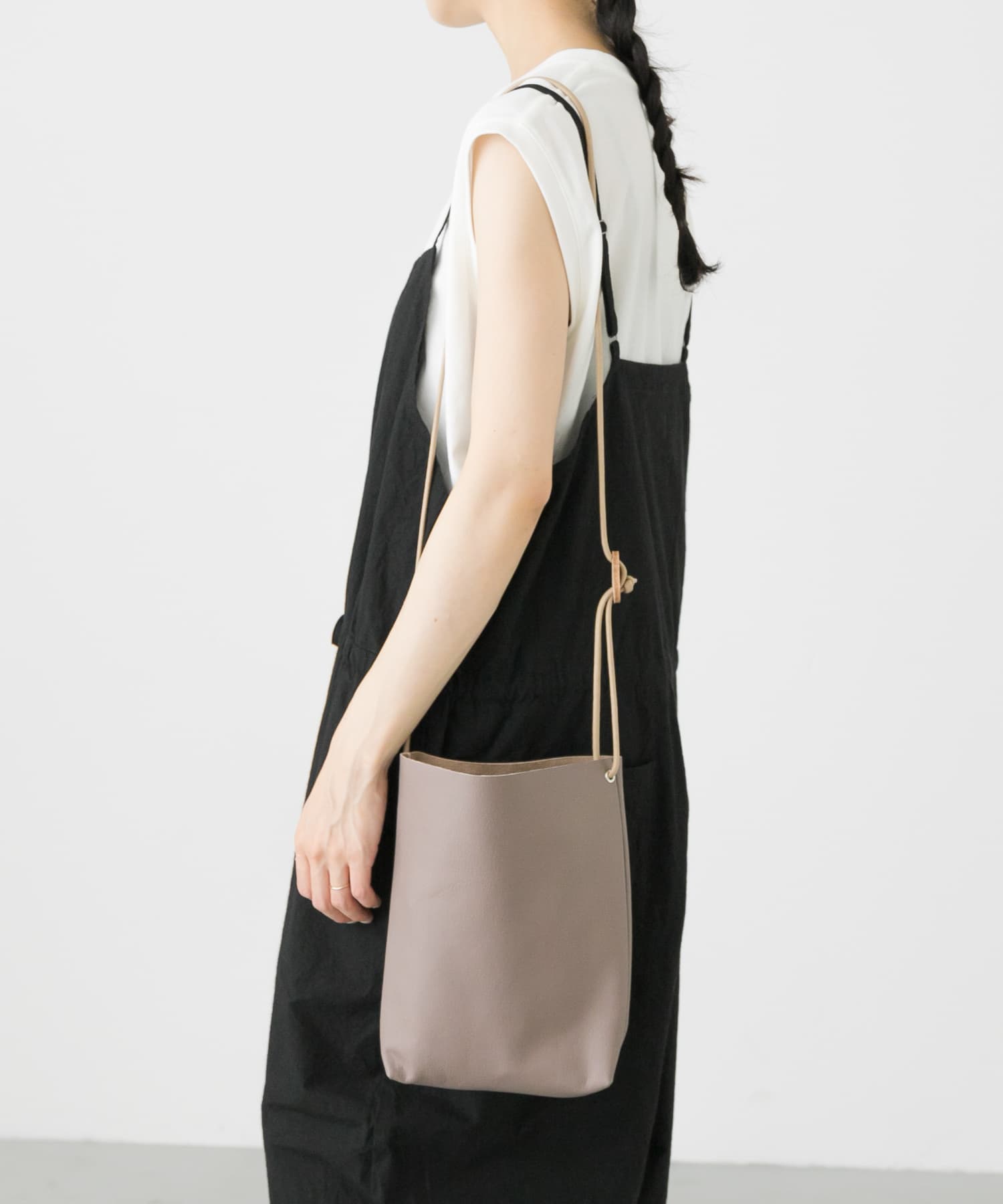 ATELIER 4.5 GOAT LEATHER SACOCHE[A-004-KL36]｜URBAN RESEARCH公式