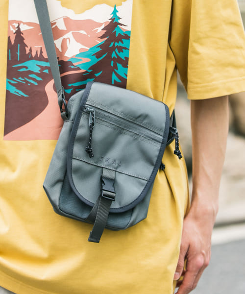 TRAVELER SHOULDER