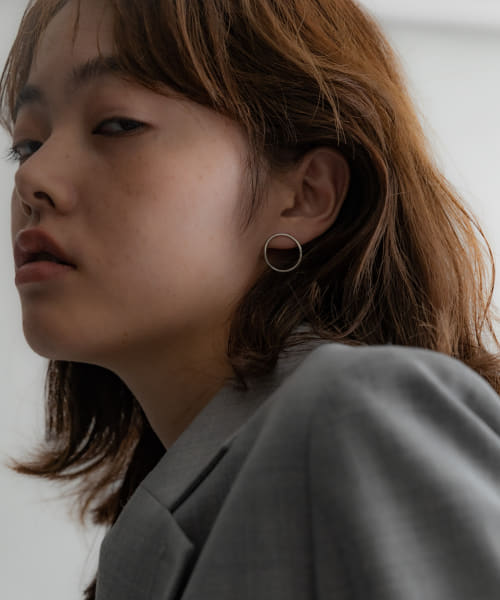 SMELLY so’　curved circle pierce