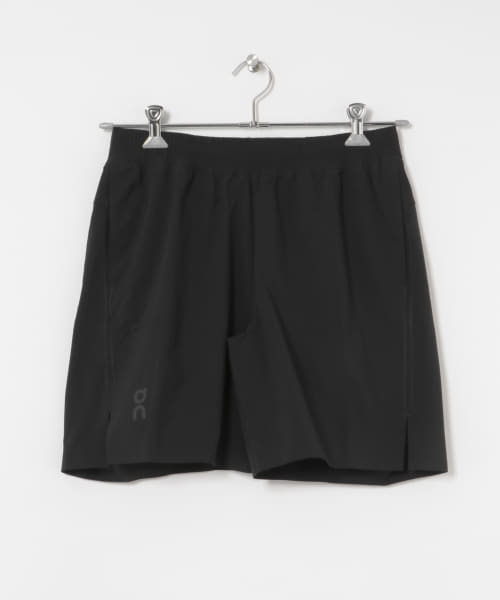 On　Focus Shorts
