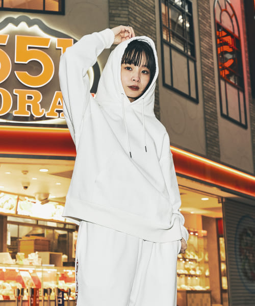 551蓬莱×UR　SWEAT HOODIE