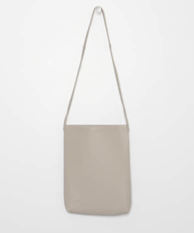 Hender Scheme　cow shoulder big