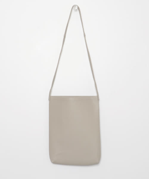 Hender Scheme　cow shoulder big