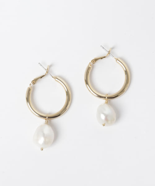 STACEY 淡水バロックパールチャンキーピアス