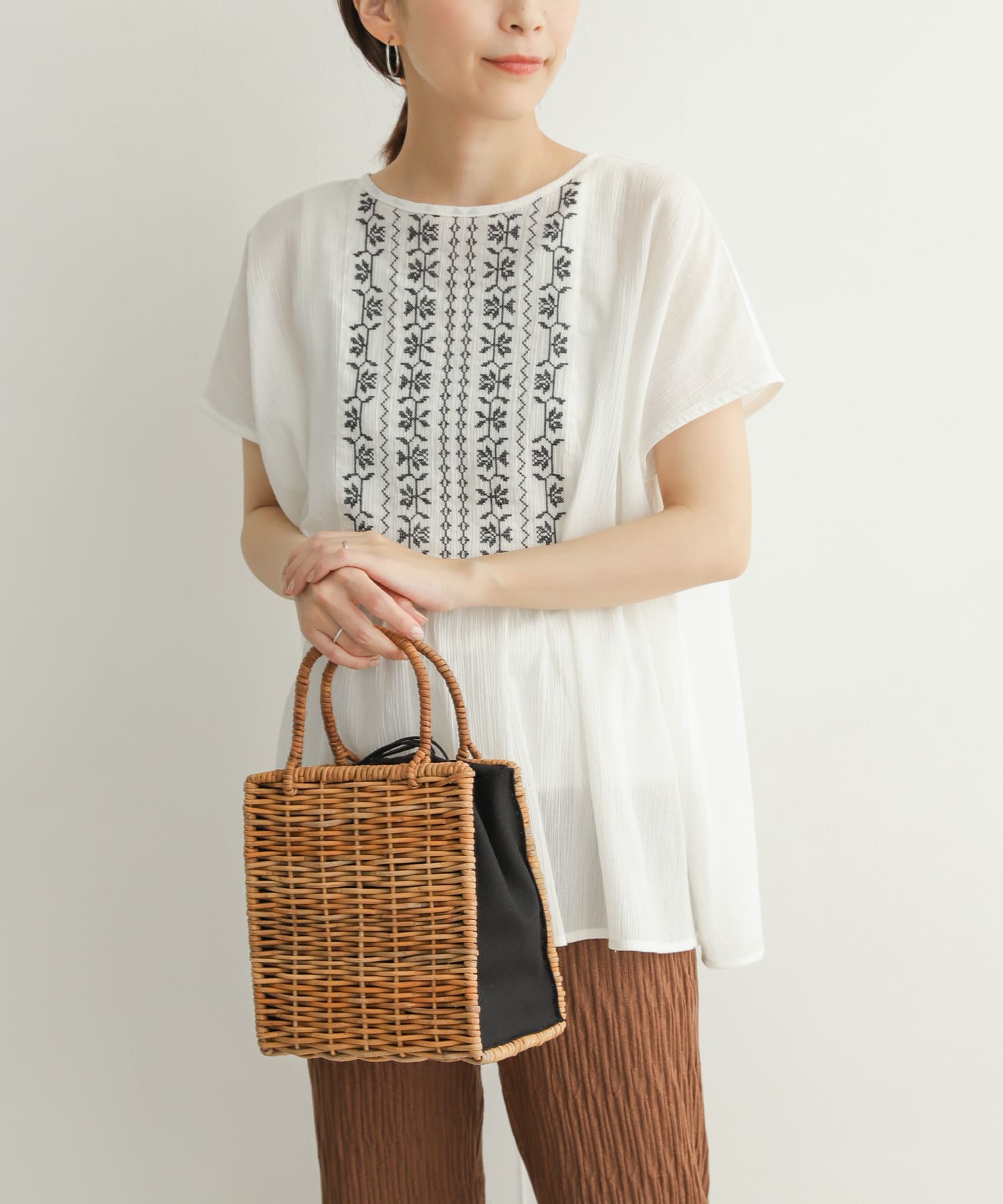 クロスステッチ刺繍フレンチブラウス[DR25-23E116]｜URBAN RESEARCH公式ファッション通販