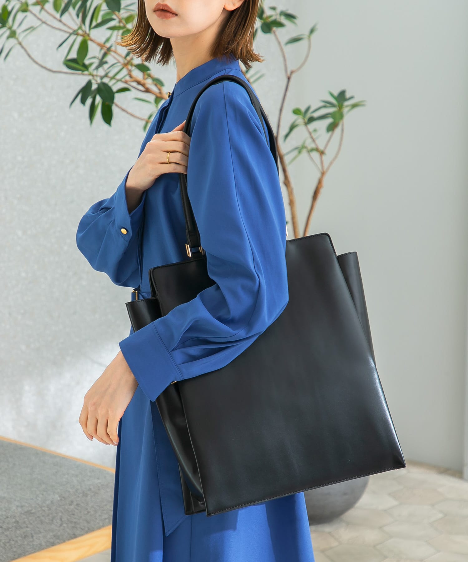 Baggu medium store leather retail tote