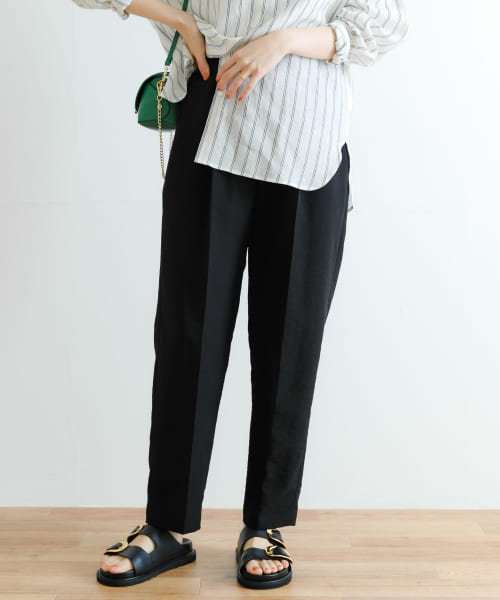 『UR TECH DRYLUXE』ドロストテーパードパンツ