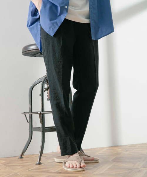 『UR TECH DRYLUXE』リネンタッチリラックステーパードパンツ