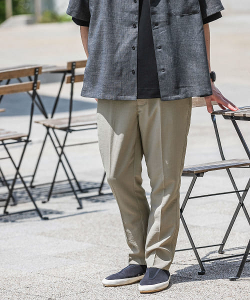 『UR TECH DRYLUXE』リネンタッチリラックステーパードパンツ