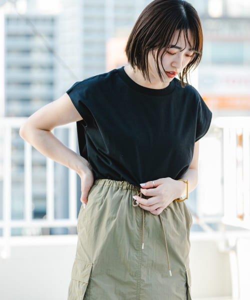 『UR TECH』クルーネックノースリーブTシャツ