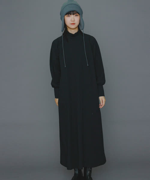 『ユニセックス』Uiscel　4WAYストレッチハイネックワンピース