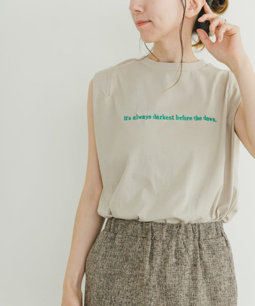 ショルダータックロゴTシャツ