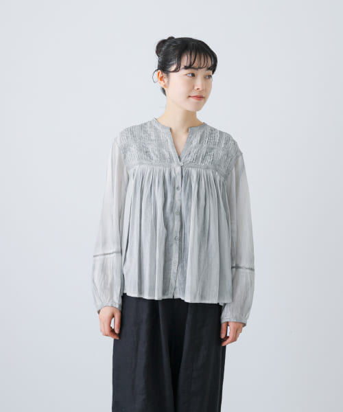 ピグメントダイピンタックブラウス