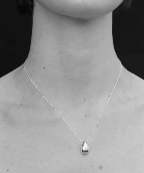 Sophie Buhai　Tiny Egg Pendant